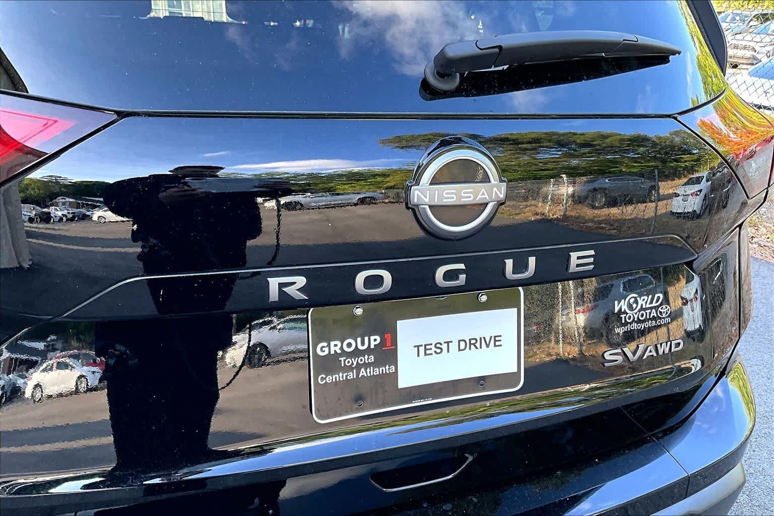 Used 2024 Super Black Nissan SV image 31