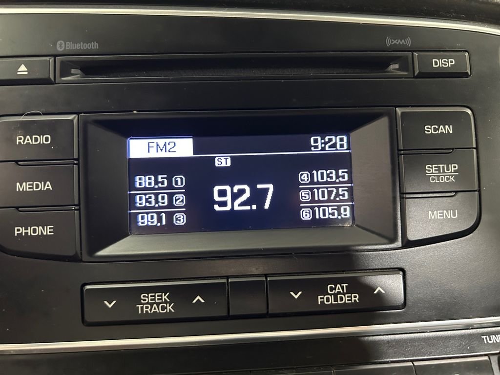 Used 2017 Silver Hyundai SE image 26