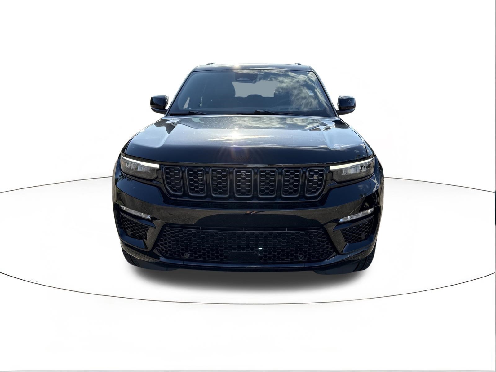 Used 2025 Diamond Black Crystal Pearlcoat Jeep Summit Reserve image 8
