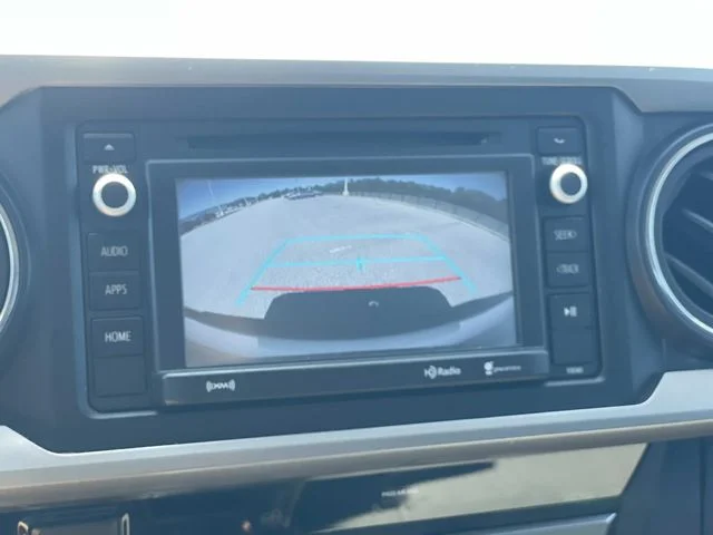 Used 2018 White Toyota SR5 image 26
