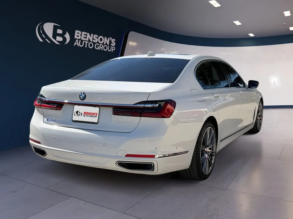 Used 2022 White BMW 740i image 5