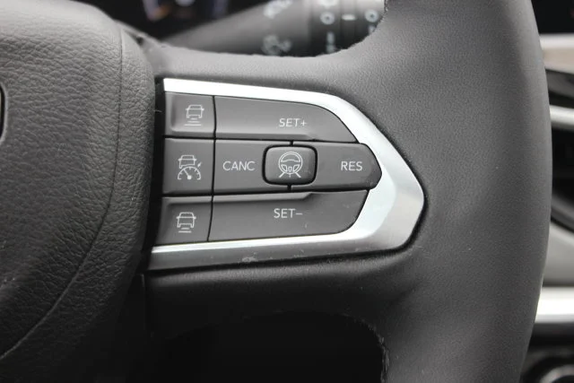 Used 2023 Silver Jeep Limited image 19