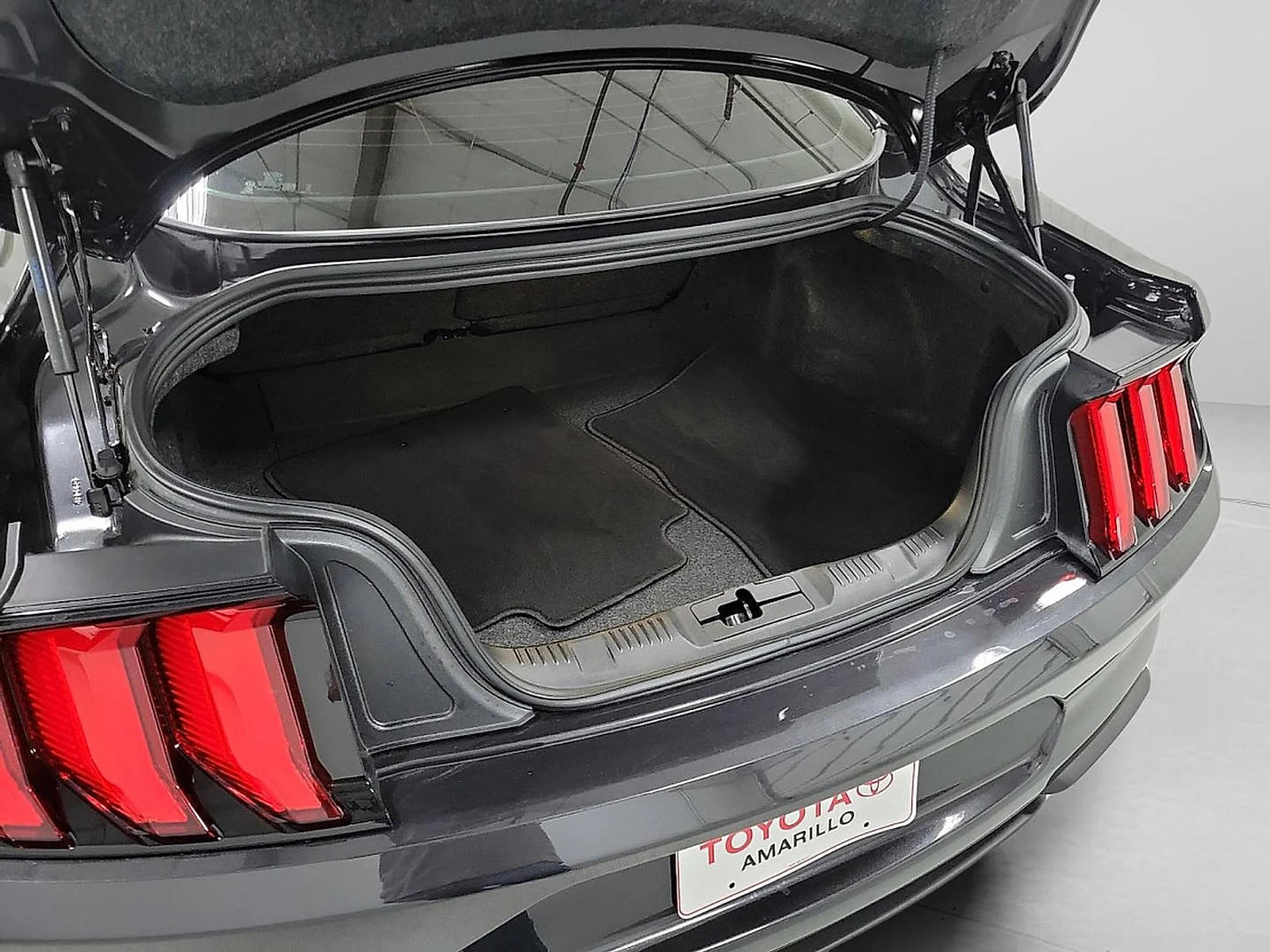 Used 2023 Gray Ford  image 8