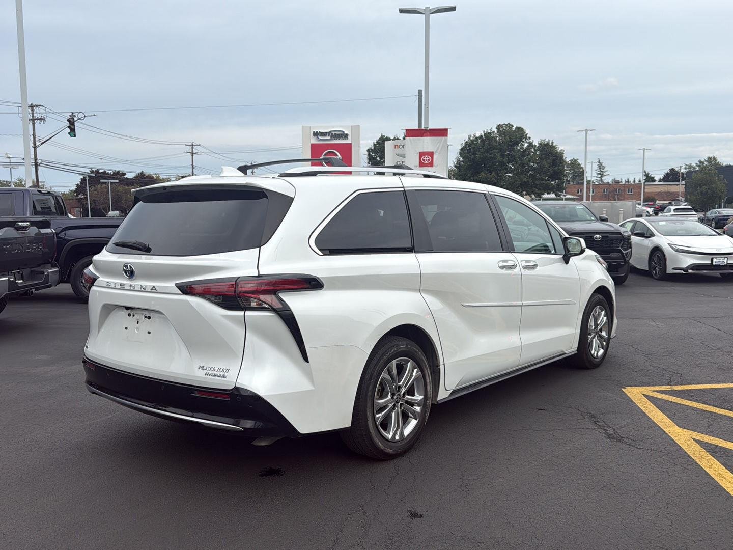 Used 2022 Windchill Pearl Toyota Platinum 7-Passenger image 3