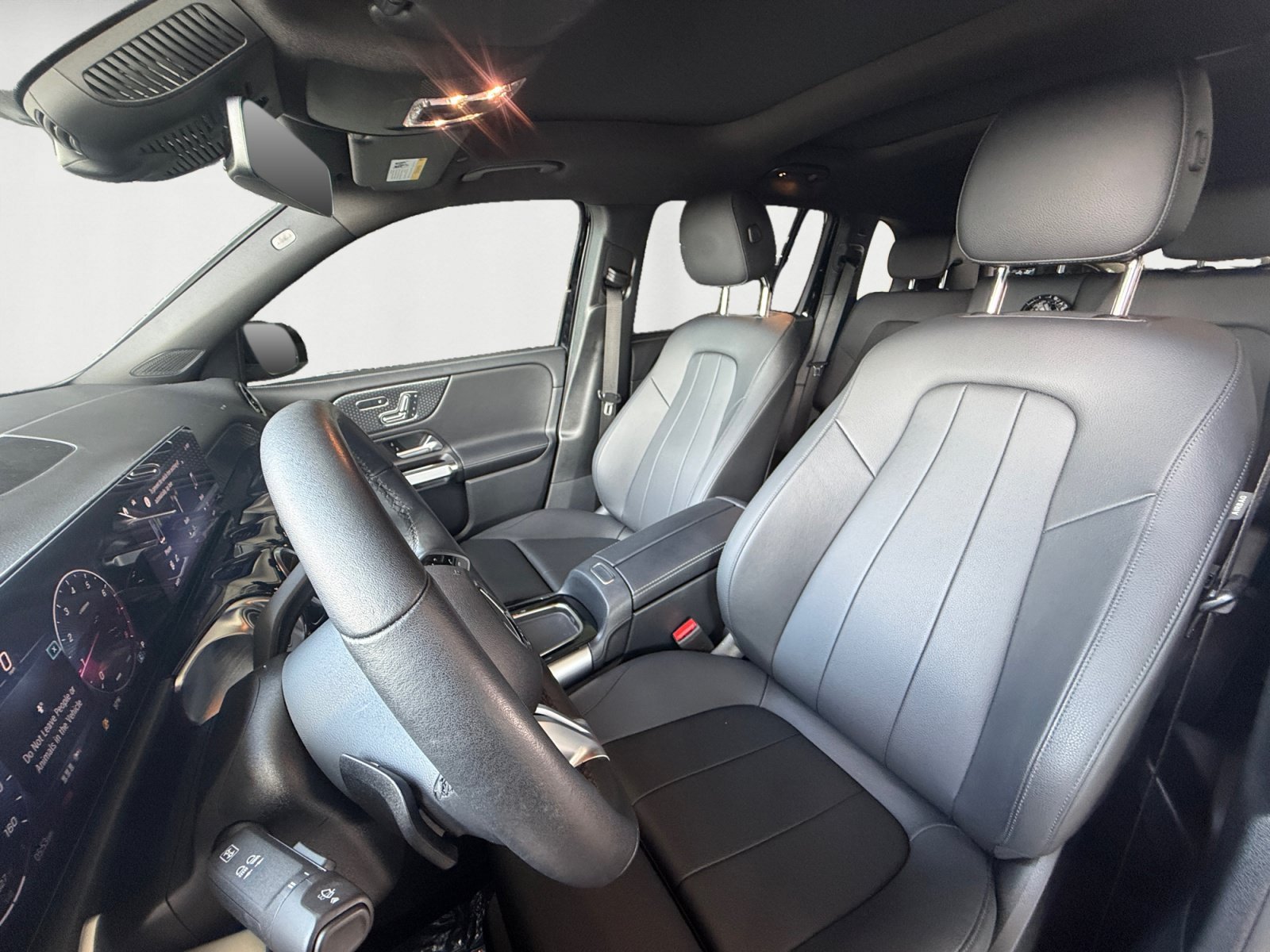 Used 2026 Black Mercedes-Benz GLB 250 image 7