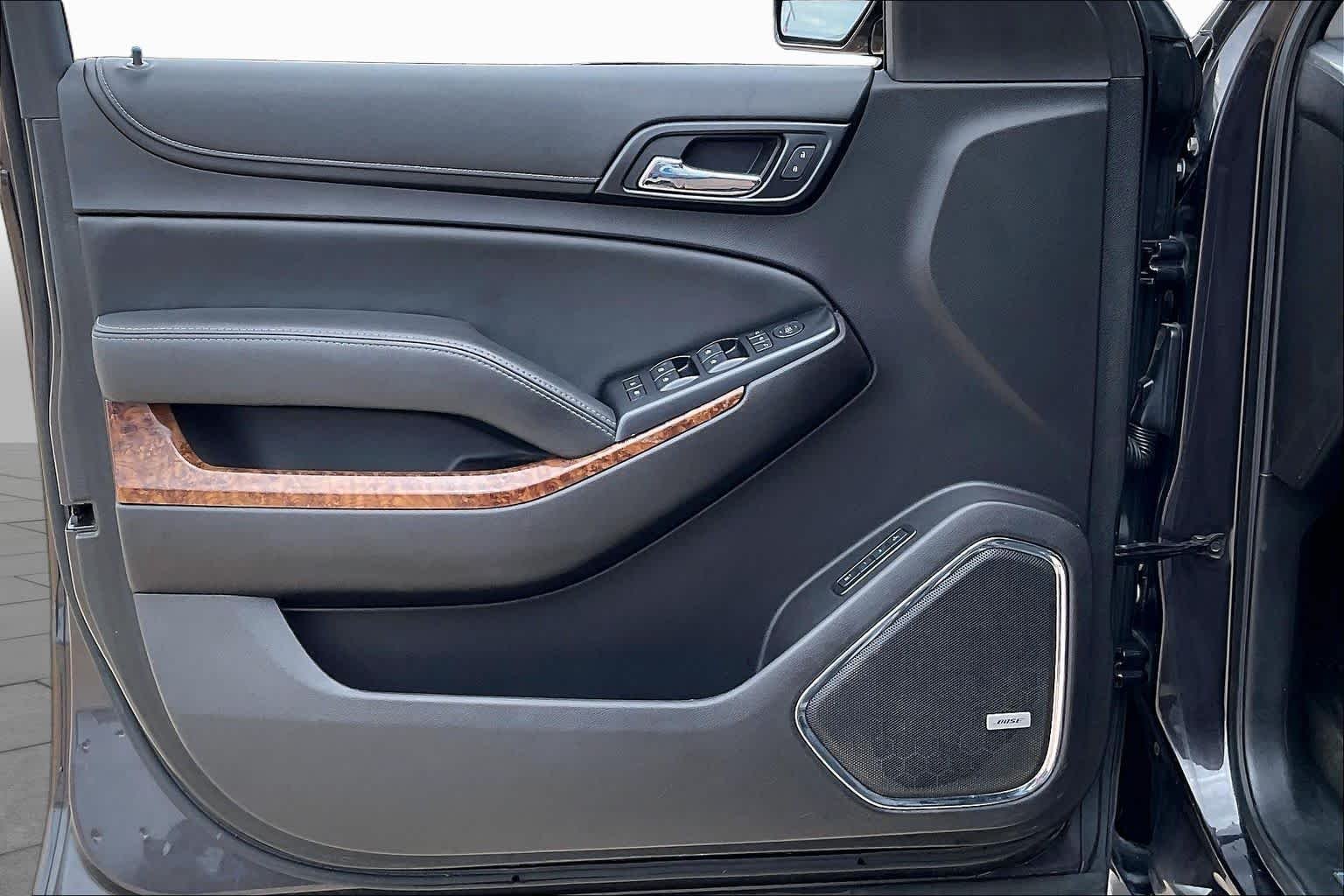 Used 2017 TUNGSTEN METALLIC Chevrolet Premier image 19