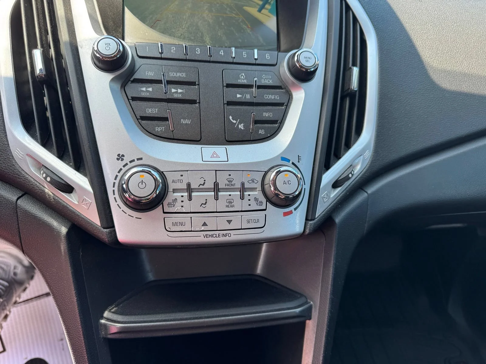 Used 2017 CRIMSON RED TINTCOAT GMC SLE image 14