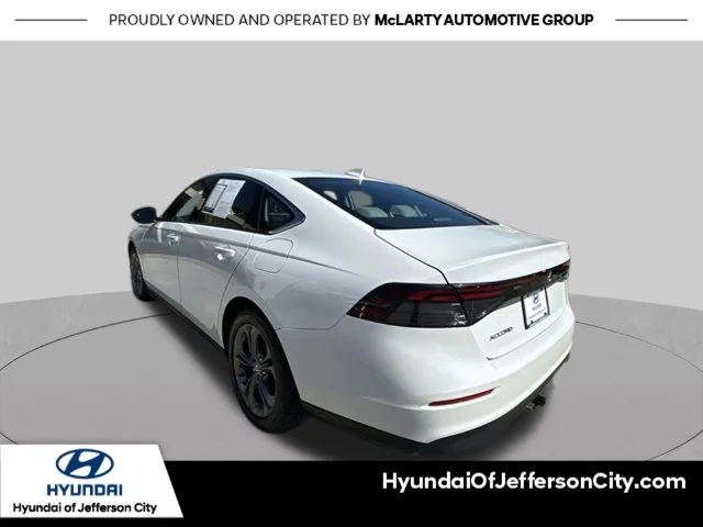 Used 2024 White Honda EX image 5