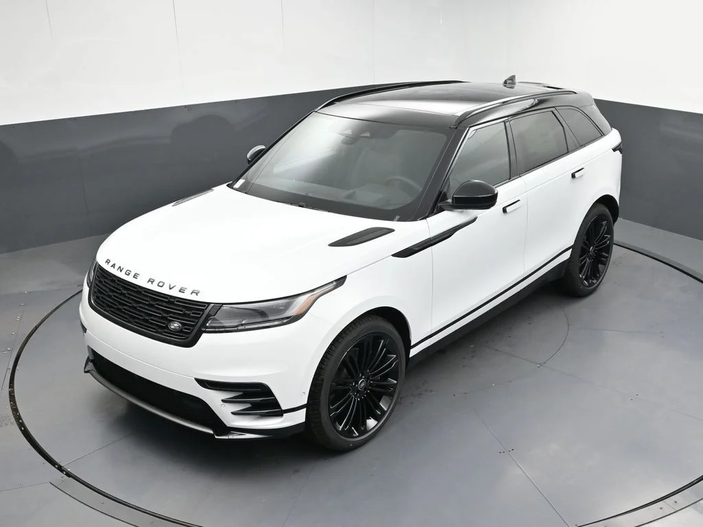 Certified Used 2026 White Land Rover Dynamic SE image 30