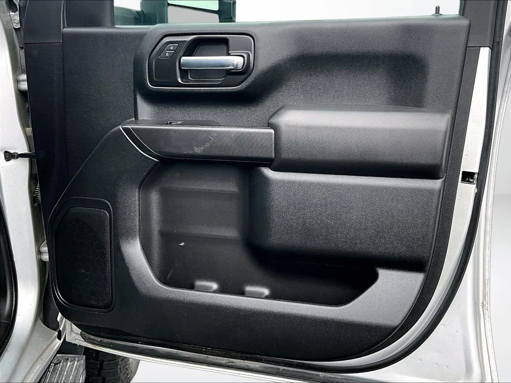 Used 2021 Silver Chevrolet Custom image 22
