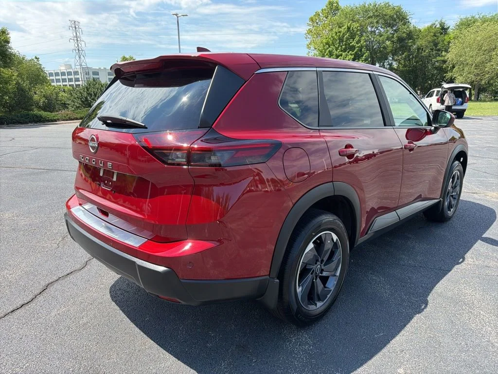 Used 2025 Red Nissan SV image 5