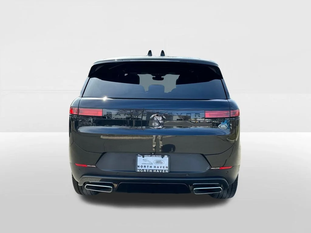 Used 2023 Black Land Rover SE image 3