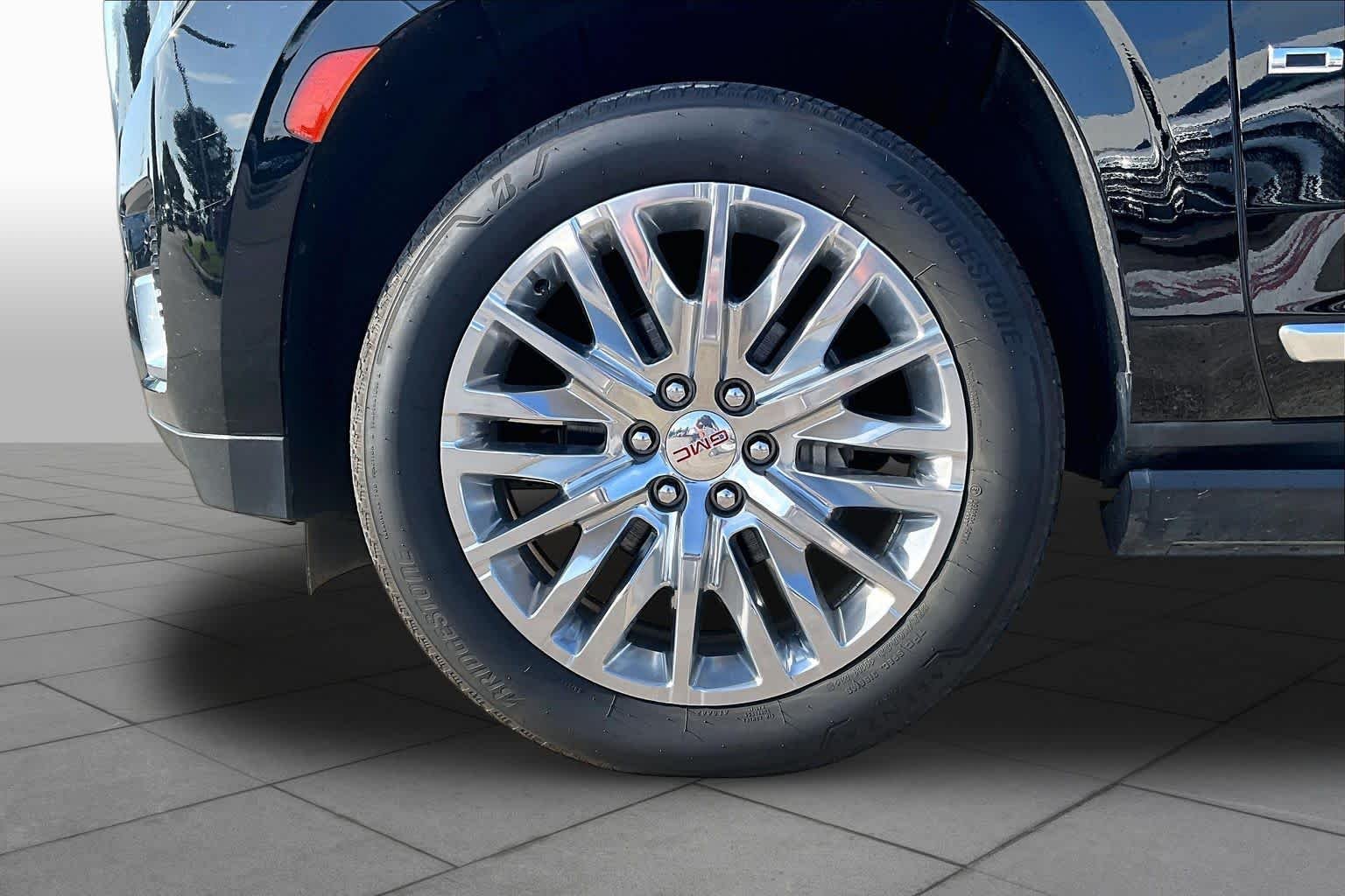 Used 2023 Onyx Black GMC Denali image 10