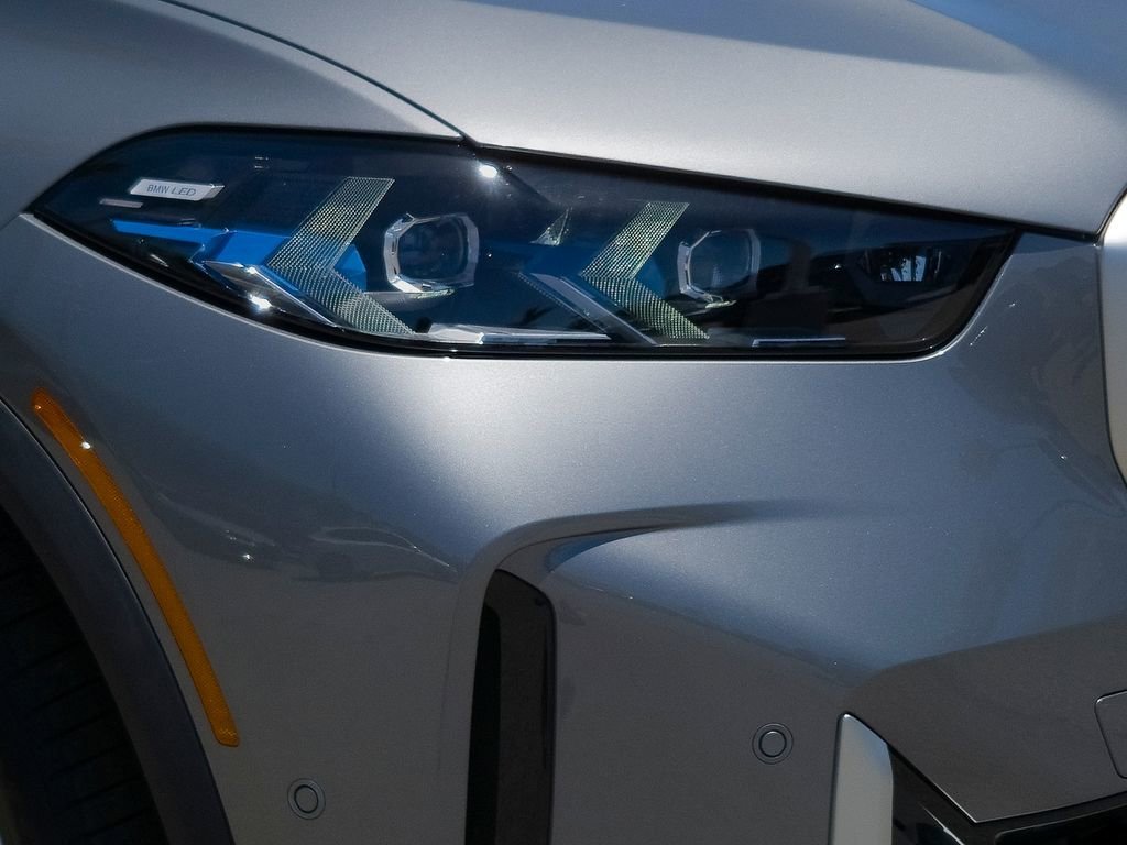 New 2026 Skyscraper Grey Metallic BMW xDrive40i image 5