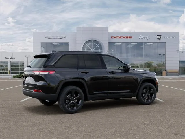 New 2025 Diamond Black Crystal Pearl-Coat Exterior Paint Jeep Limited image 14