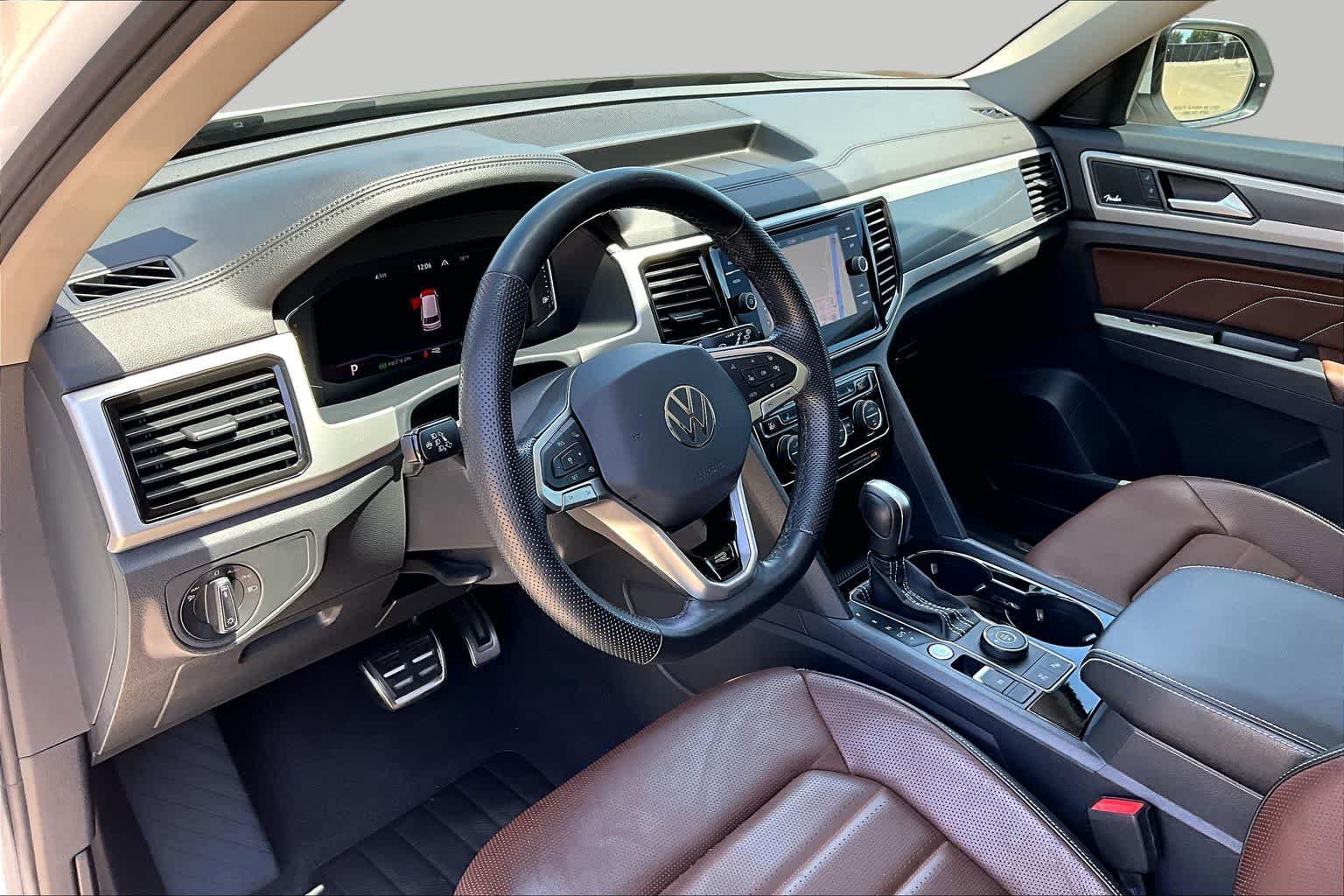2023 Volkswagen Atlas SEL Premium R-Line - Photo 24