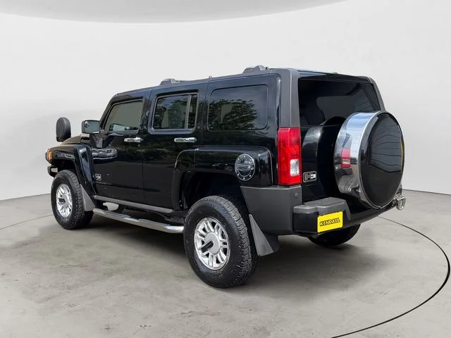 Used 2006 Black Hummer Base image 3