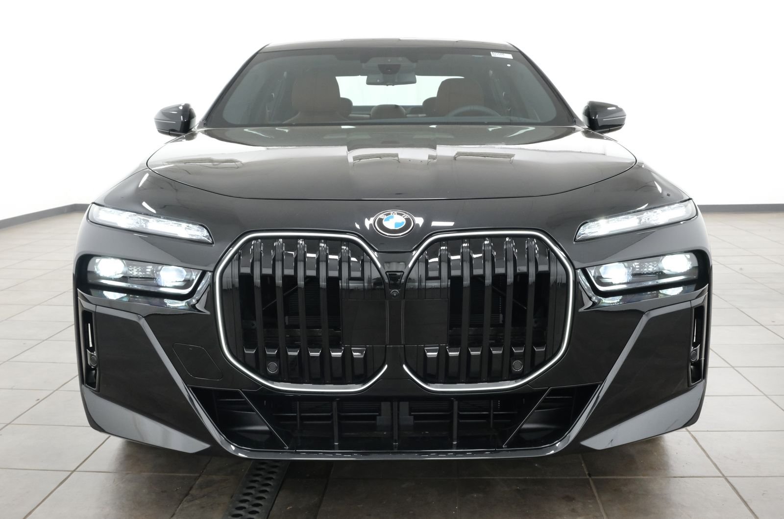 New 2026 Black Sapphire Metallic BMW 760i xDrive image 11