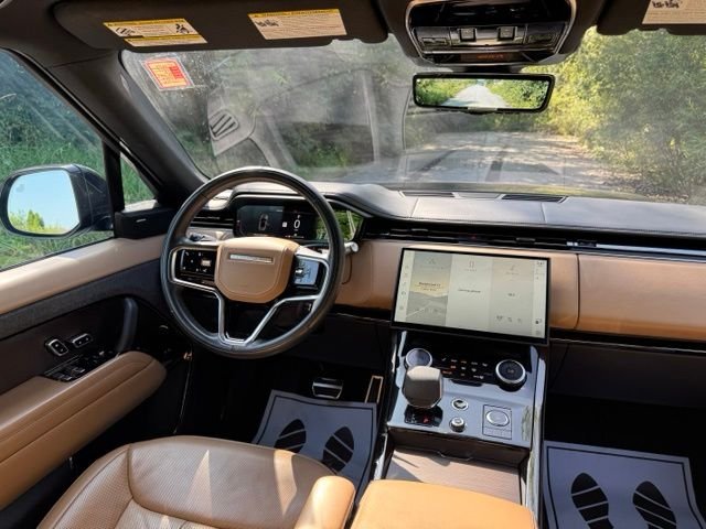Used 2023 Santorini Black Metallic Land Rover SE image 28