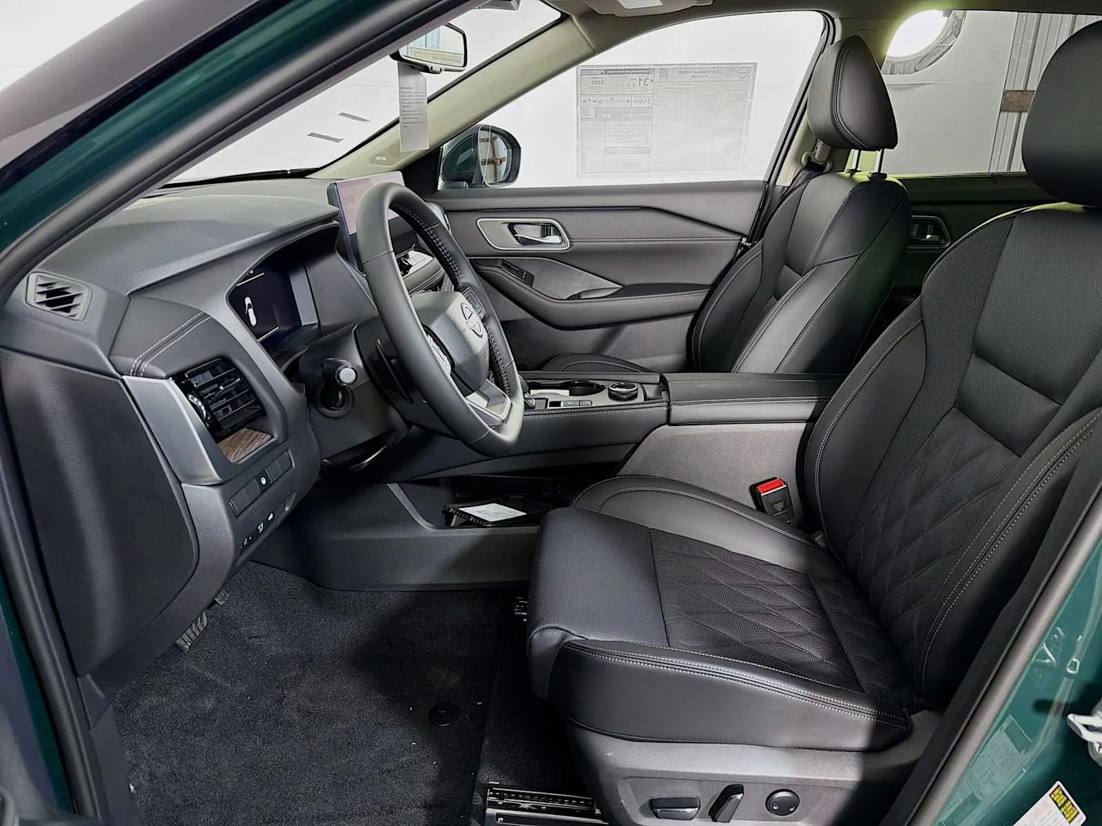 New 2026 Obsidian Green Nissan Platinum image 4