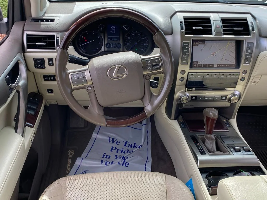 Used 2019  Lexus 460 image 10