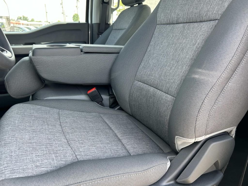 New 2026 Oxford White Ford F-250® XL image 21