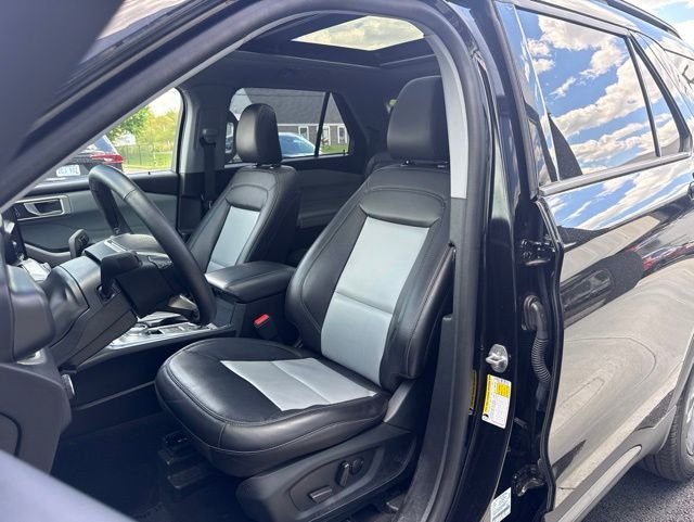 Used 2023 Black Ford XLT image 10