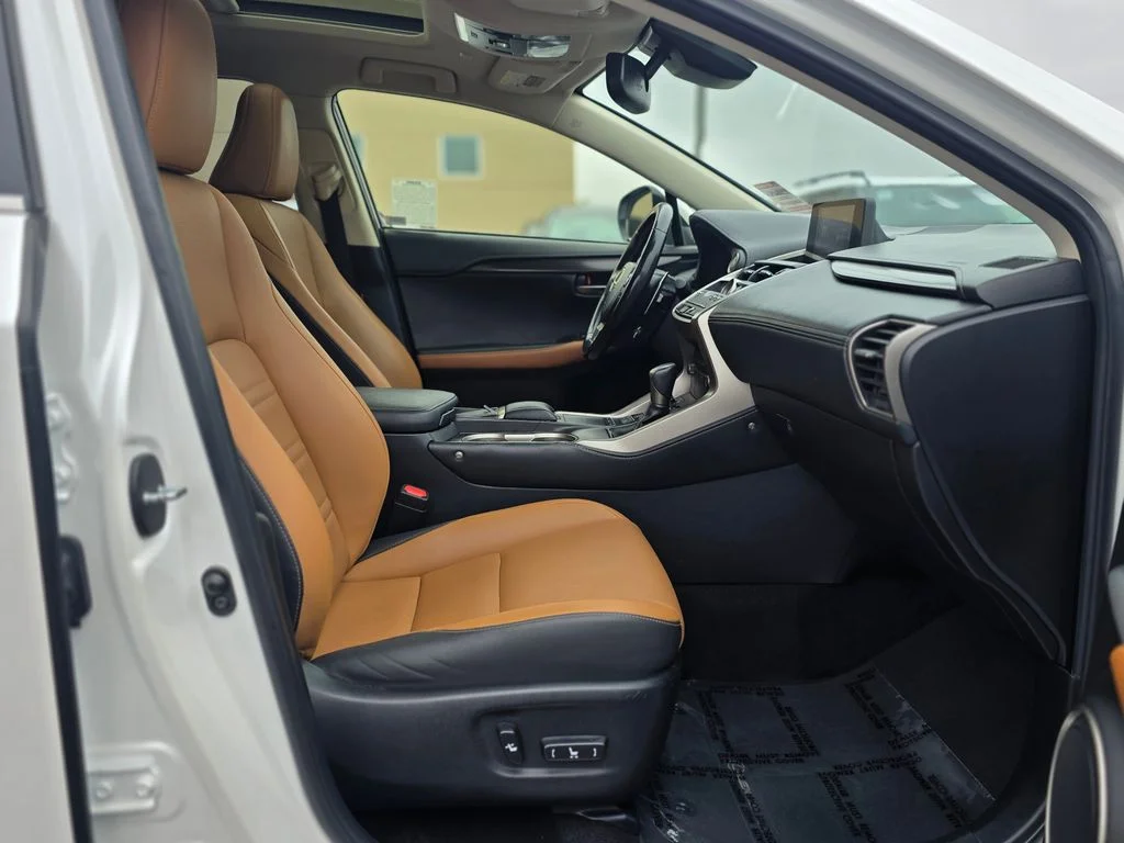 2020 Lexus NX 300 - Photo 10