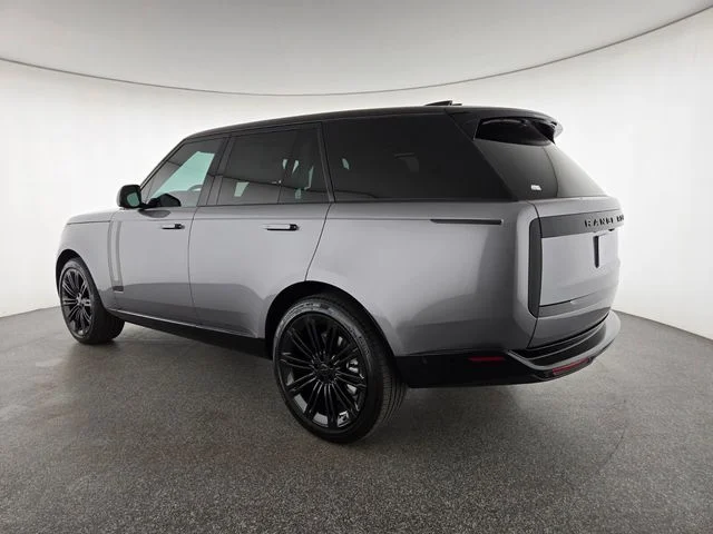New 2026 Eiger Grey Land Rover SE image 16