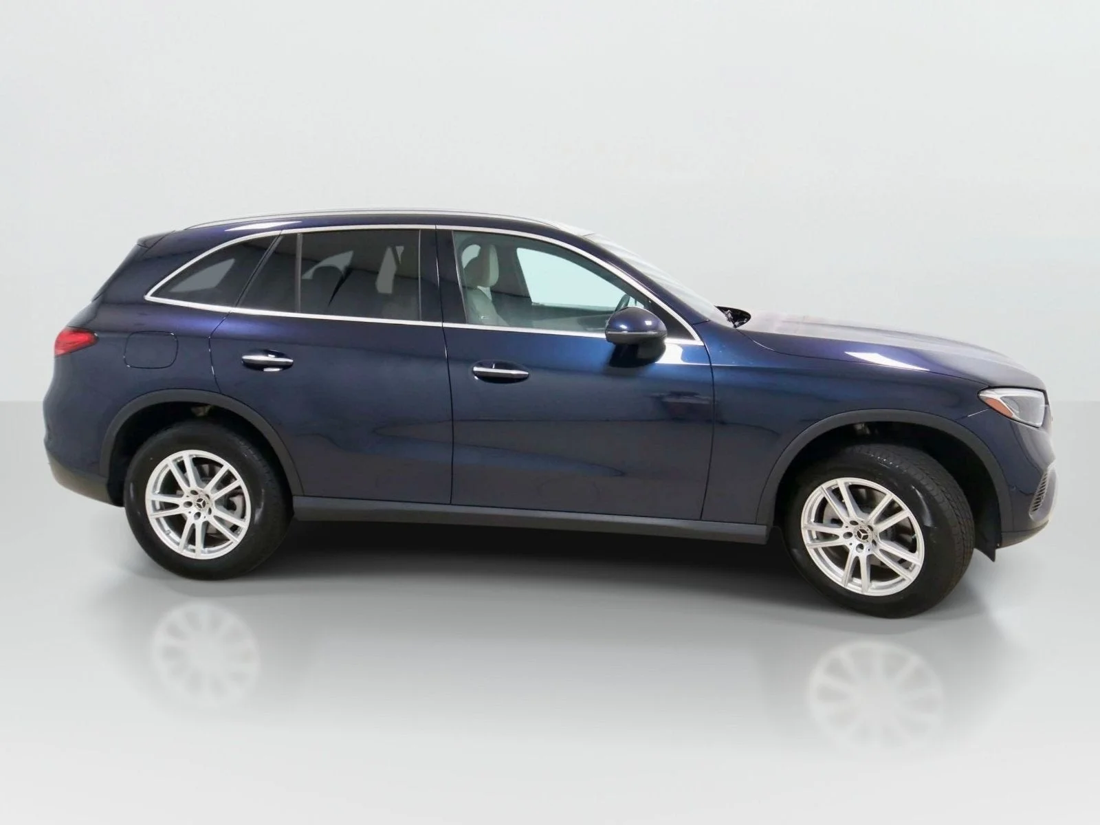 Used 2023 Nautical Blue Metallic Mercedes-Benz GLC 300 image 6