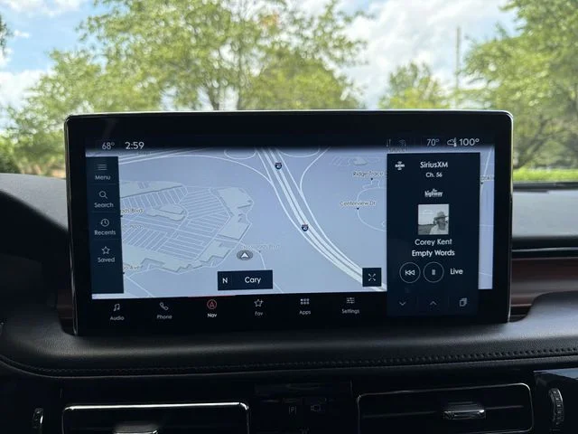 Used 2021 Silver Lincoln Reserve image 18
