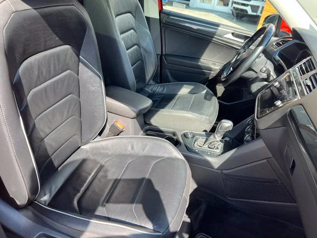 Used 2019 Red Volkswagen 2.0T SEL Premium image 29