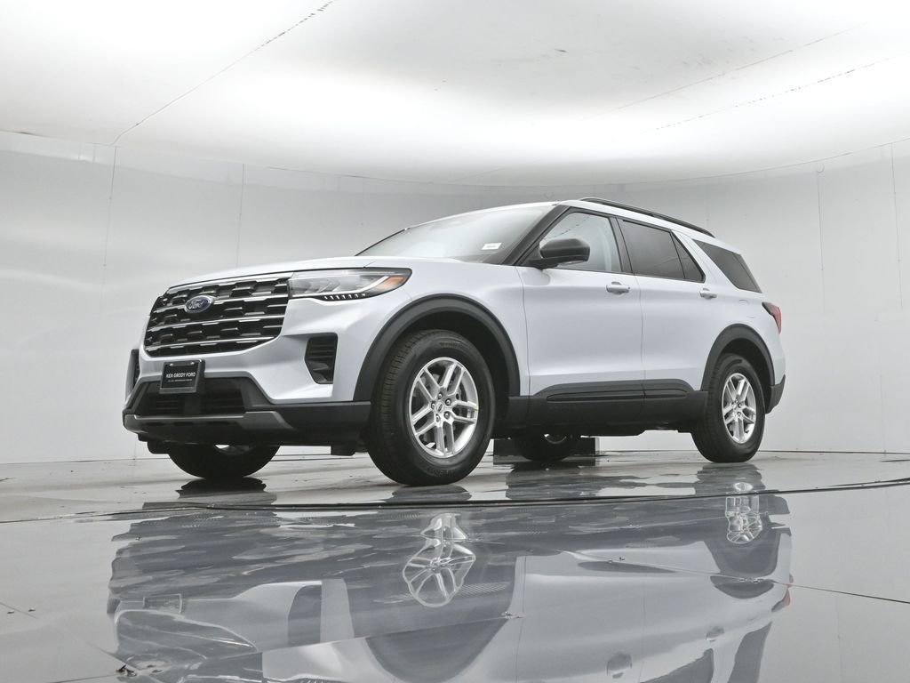 New 2026 Space White Metallic Ford Active image 45