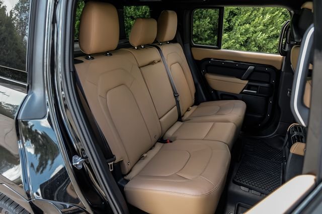 New 2026 Santorini Black Land Rover X-Dynamic SE image 49