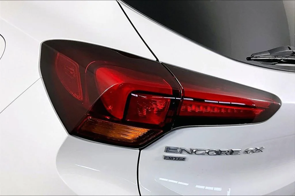 Certified Used 2022 White Frost Tricoat Buick Essence image 22