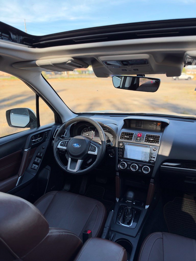 Used 2018 Crystal White Pearl Subaru 2.5i Touring image 28