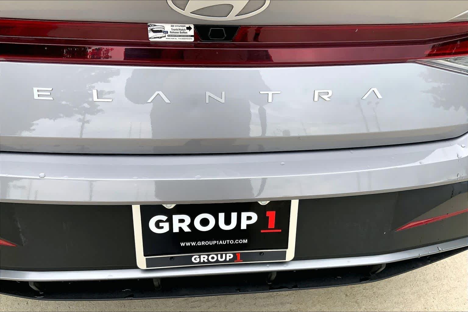 2025 Hyundai Elantra SEL - Photo 10
