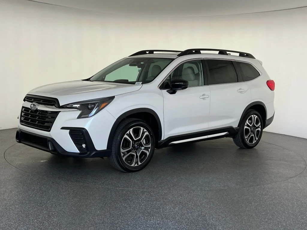 New 2026 CRYSTAL WHITE PEARL Subaru Limited 7-Passenger image 9