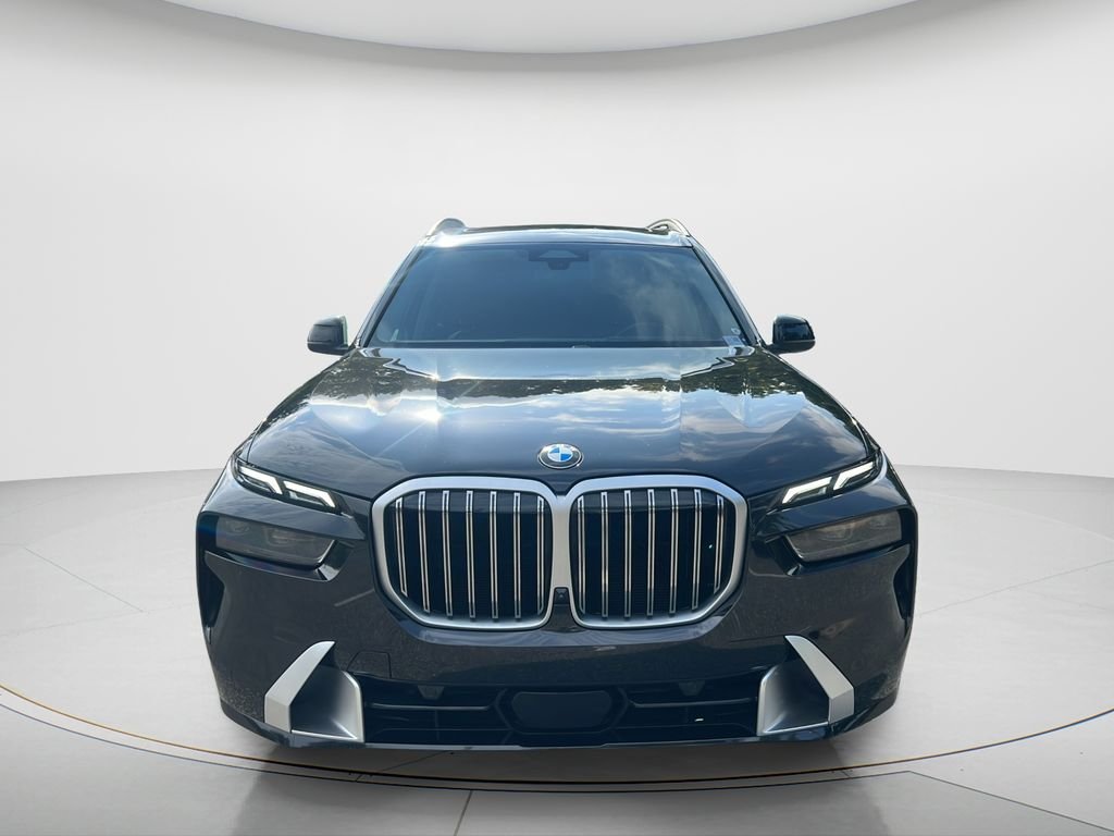 Used 2025 Black BMW xDrive40i image 2