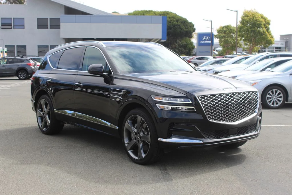 Used 2022 Black Genesis 2.5T image 5
