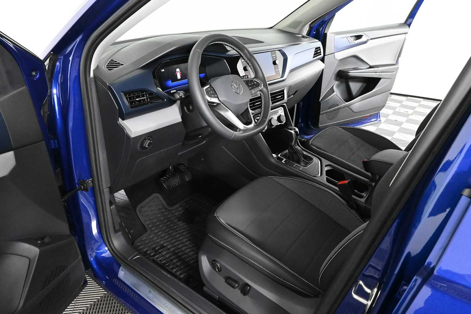 Certified Used 2023 Dusk Blue Metallic Volkswagen SE image 20