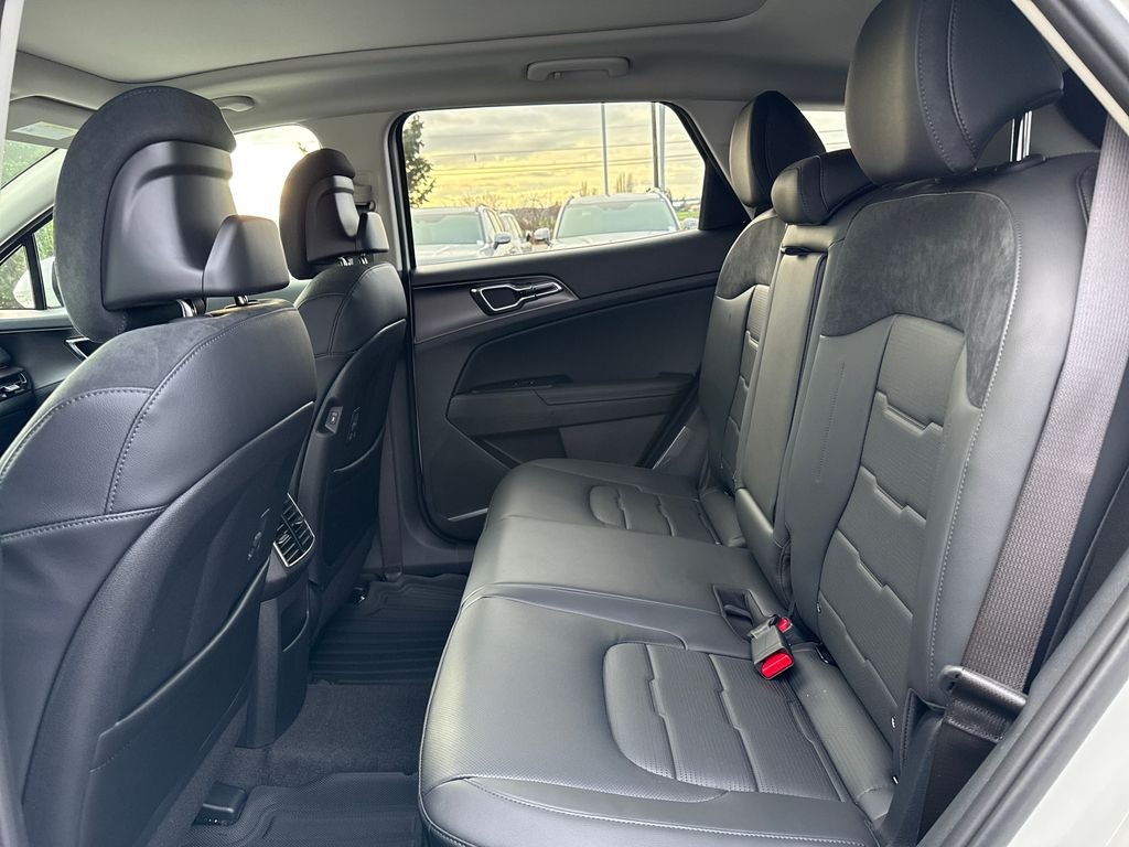 New 2026 Snow White Pearl Kia SX Prestige image 15
