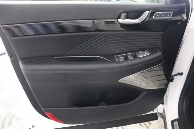 Used 2025 White Hyundai Calligraphy Night Edition image 27