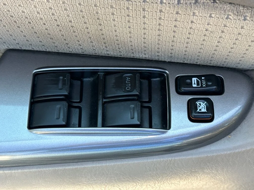 Used 2010 Blue Mirage Metallic Toyota LE image 14