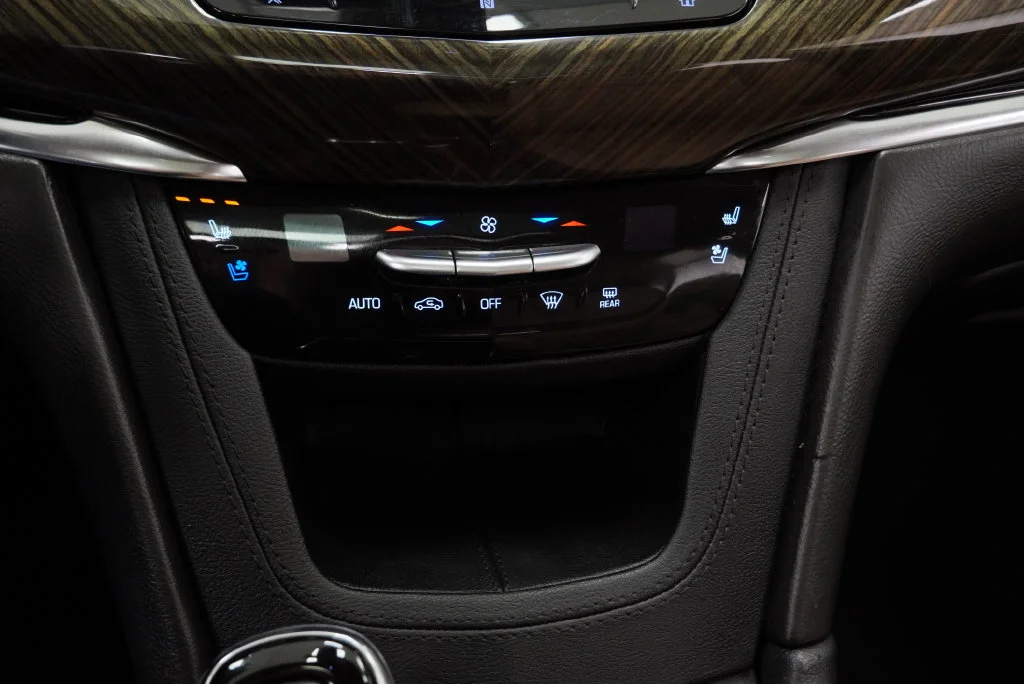 Used 2020 White Cadillac Premium Luxury image 31