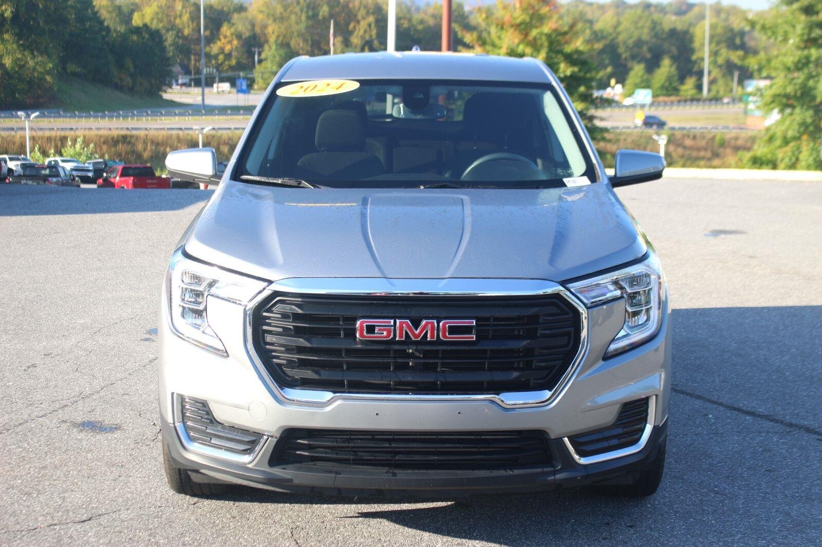 Used 2024 Sterling Metallic GMC SLE image 2