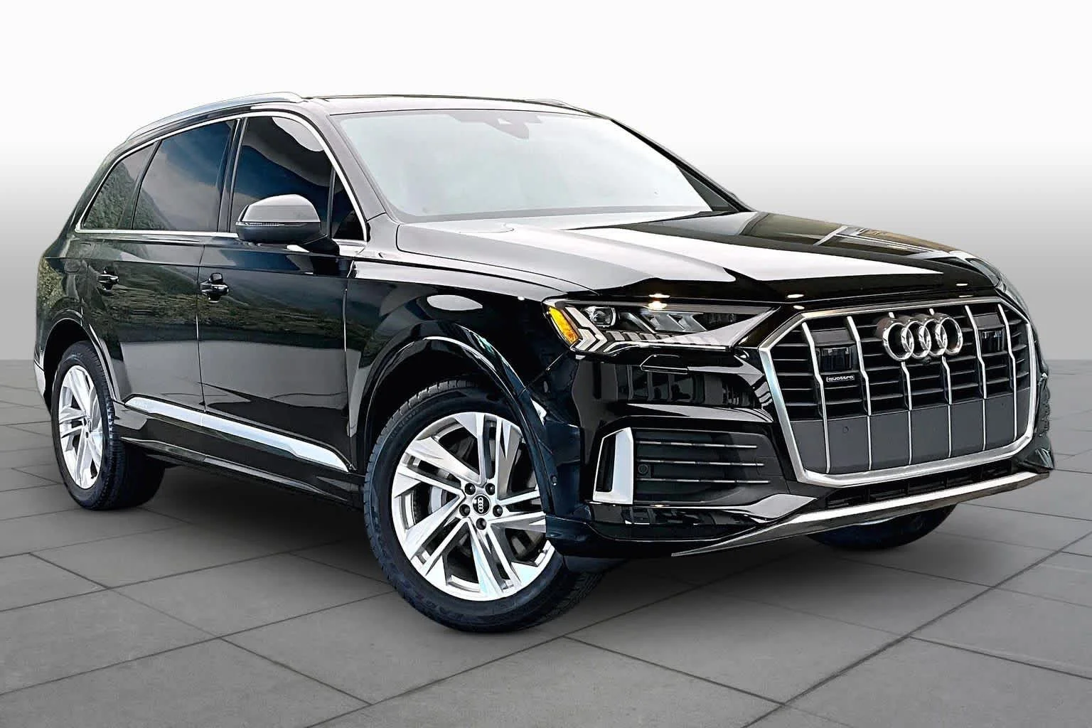 Used 2023 Mythos Black Metallic Audi Premium Plus image 4