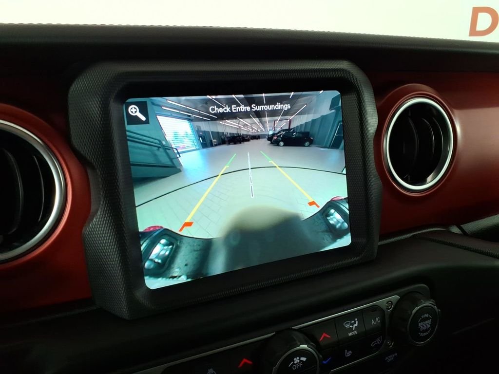 Used 2023 White Jeep Rubicon image 27