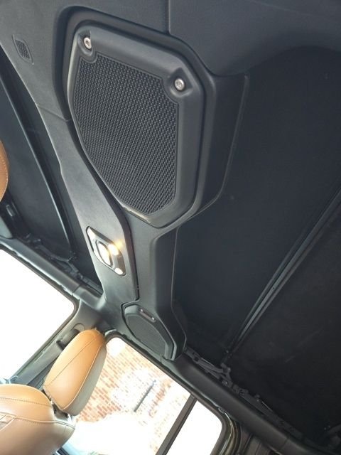 Used 2021 Green Jeep Unlimited Sahara image 13