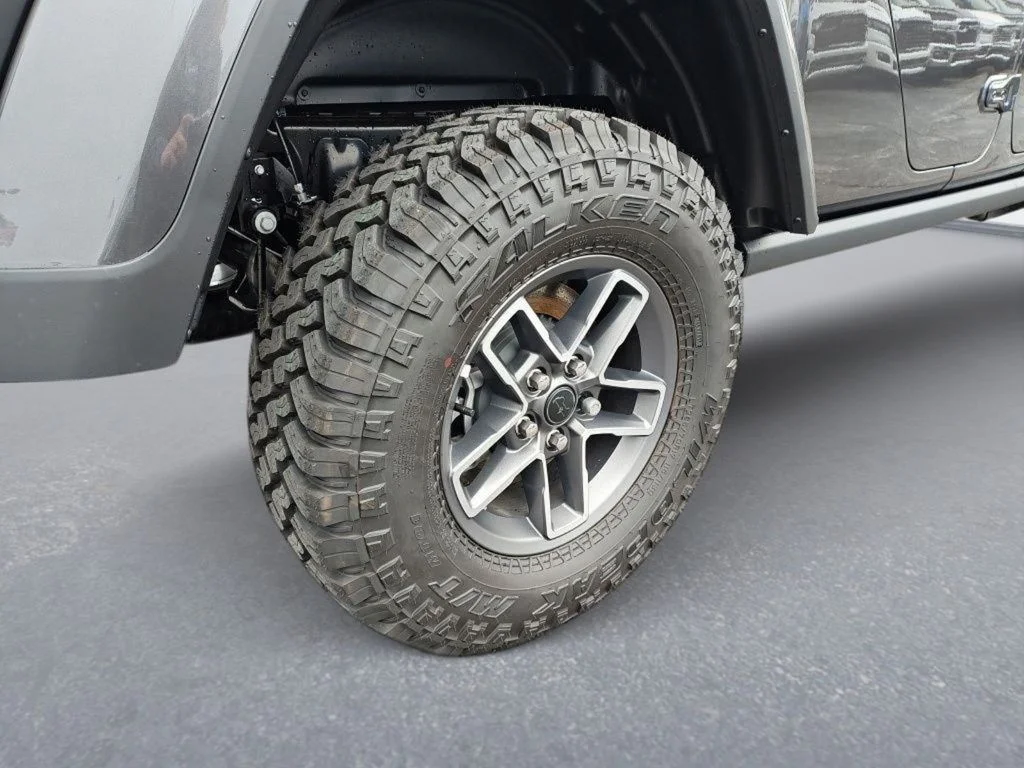 New 2026 Granite Crystal Metallic Clear-Coat Exterior Paint Jeep Mojave X image 11